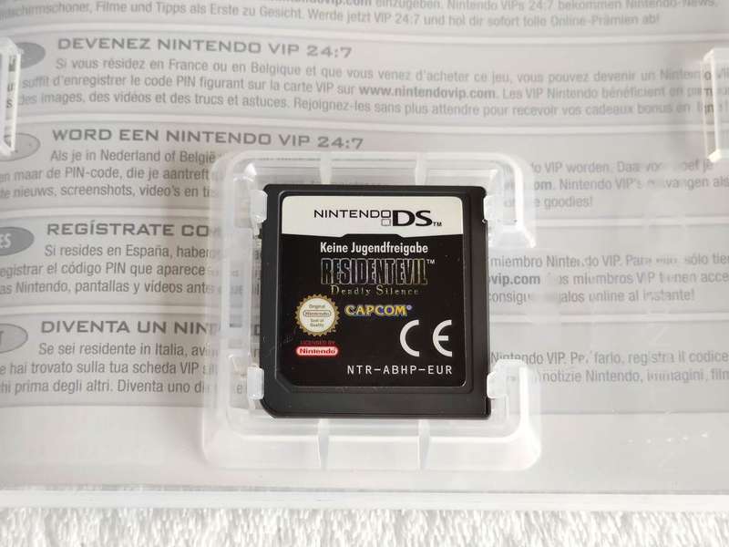 Resident Evil Deadly Silence - Nintendo DS Game