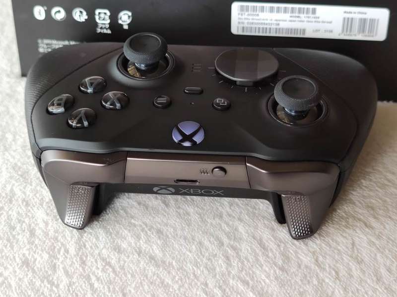 Xbox Elite Series 2 Wireless Controller - Xbox One / Windows