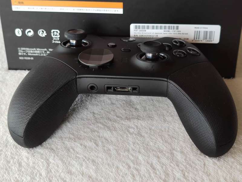Xbox Elite Series 2 Wireless Controller - Xbox One / Windows