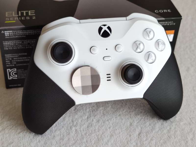Xbox Elite Series 2 Core Wireless Controller + Component Pack - Xbox One / Windows