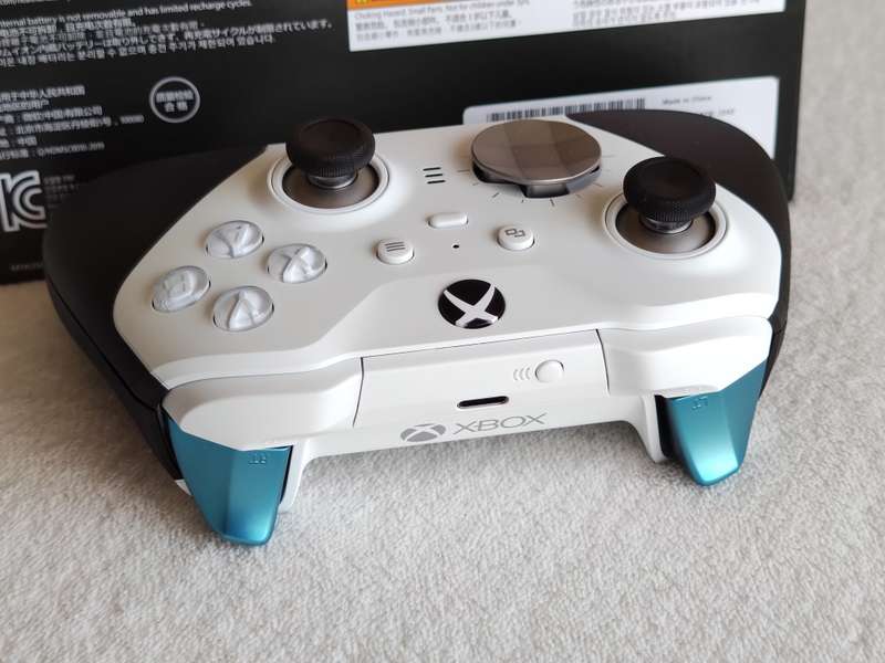 Xbox Elite Series 2 Core Wireless Controller + Component Pack - Xbox One / Windows