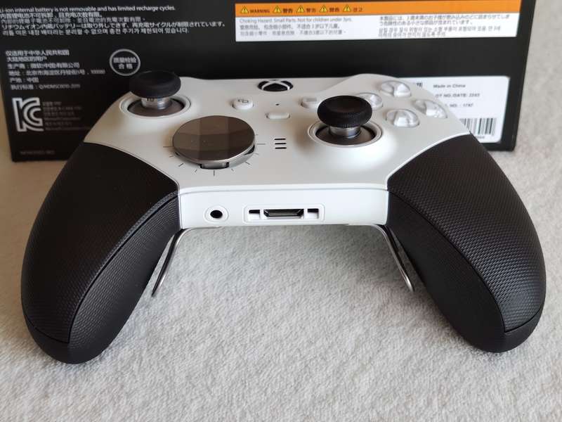Xbox Elite Series 2 Core Wireless Controller + Component Pack - Xbox One / Windows