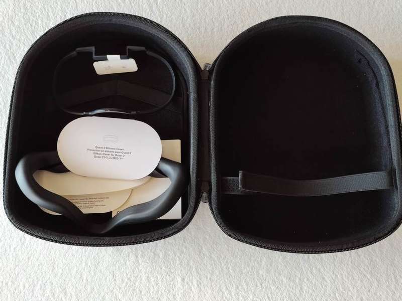 Meta Quest / Oculus Quest 2 All-In-One Virtual Reality Headset - 128GB