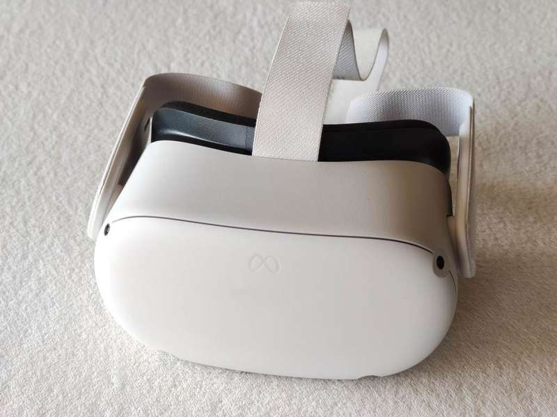 Meta Quest / Oculus Quest 2 All-In-One Virtual Reality Headset - 128GB