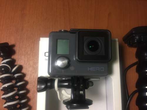GOPRO HERO (+ *2 x Accessories* + *8gb memory*)