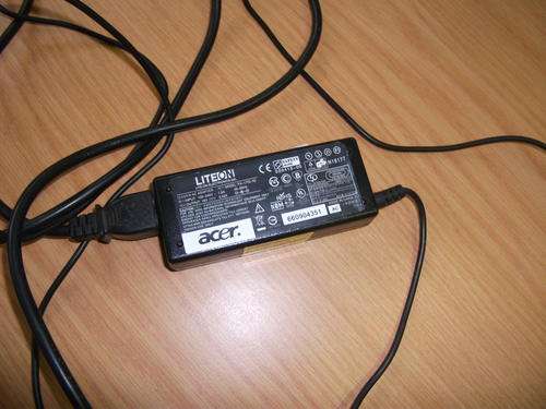 << AUCTION >> Acer Laptop Charger << NO RESERVE >>