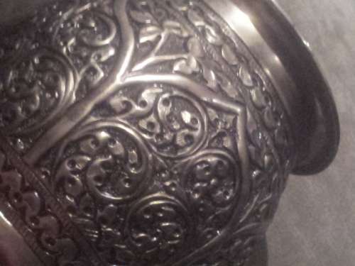 indonisian silver vase approx 12cm high