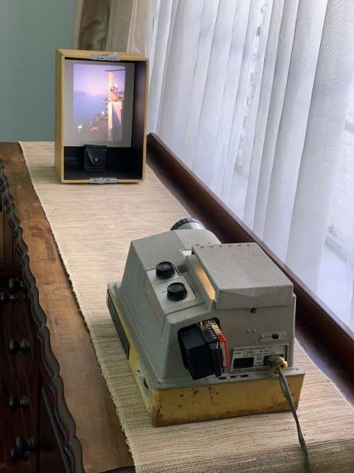 Vintage REVERE Slide Projector Model XP-888 in Carrying Case