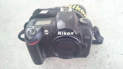 Nikon D70s camera body