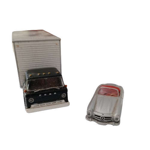 HO SCALE Mercedes Benz 300 SL and 1960s FORD Cargo Truck