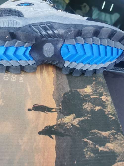 Breathable hyking boots size 9 (43)