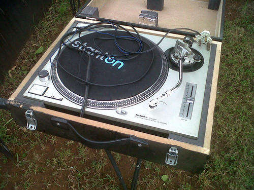 Technics SL 1200 Turntable x2