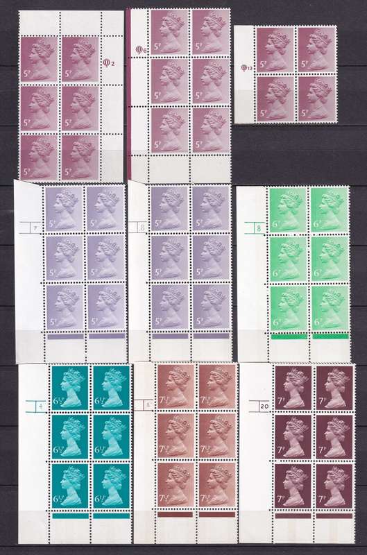 GB 1971 QE II Machin  part sets in B6, most MNH     (4 scans)