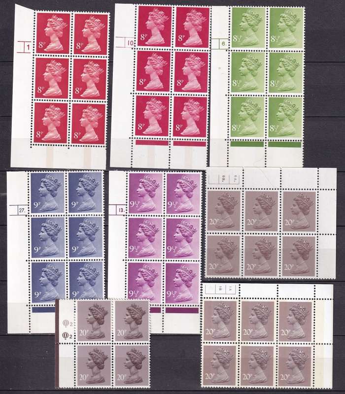 GB 1971 QE II Machin  part sets in B6, most MNH     (4 scans)