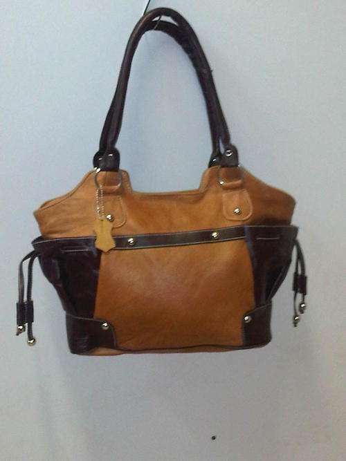 100% GENUINE LEATHER HAND BAGS ON LIMITED SALE!!!