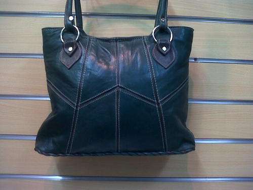 100 % GENUINE LEATHER HAND BAG ON LIMITED OFFER SALE !!
