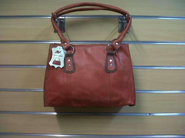 100 % GENUINE LEATHER HAND BAG ON LIMITED OFFER SALE !!