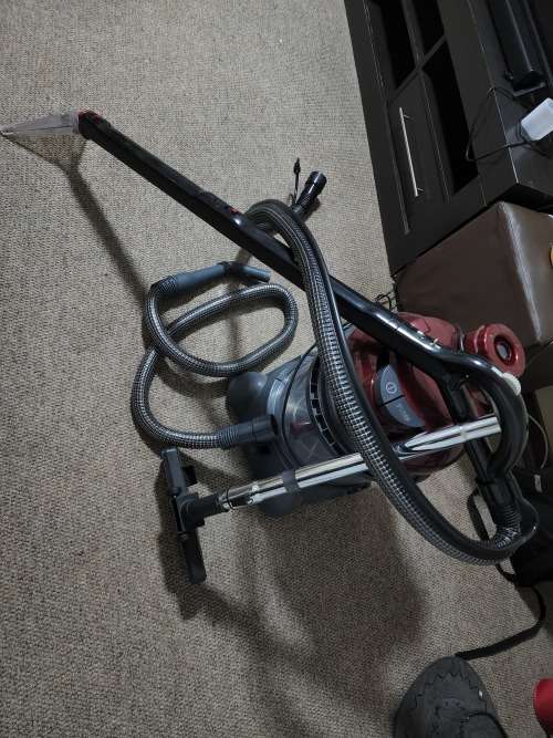 Genesis Hydrovac Extreme Vacuum and Carpert Cleaner!!! for spares or repairs