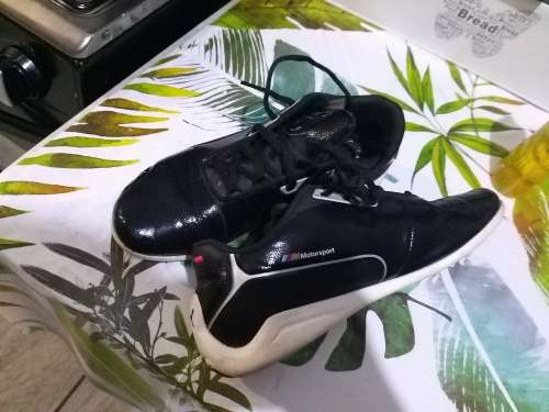 VERY NEAT BMW PUMA SNEAKER!!