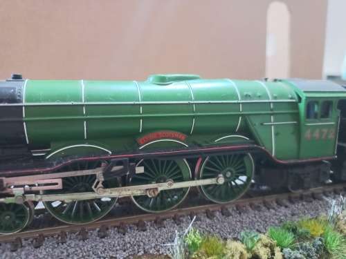 Hornby HO\OO Flying Scotsman LNER A1 Steam Locomotive with cab number 4472