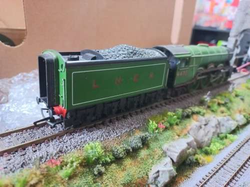 Hornby HO\OO Flying Scotsman LNER A1 Steam Locomotive with cab number 4472