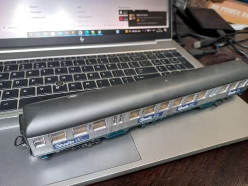 LIMA HO German DB silverfish coach in Quelle livery