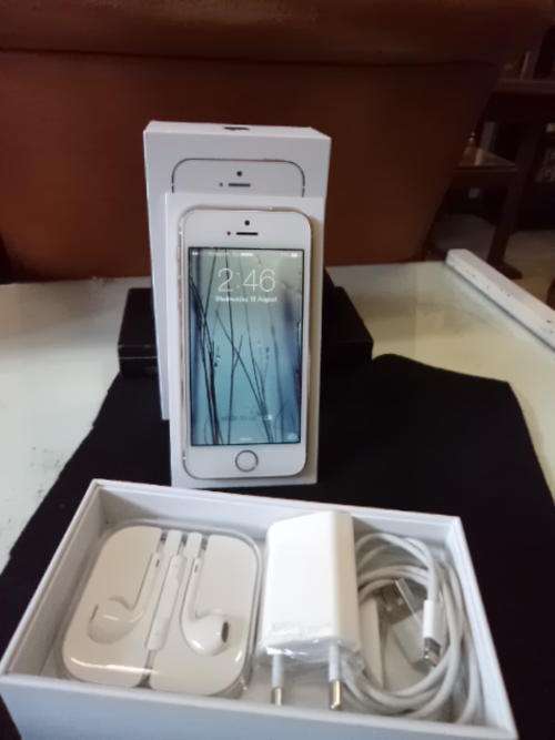 !!!***Apple iPhone 5S - 16Gb - Gold & White + Box + AccessoriesBargain ***!!!
