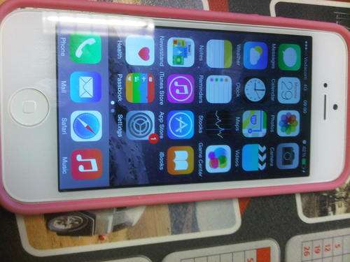 ***BARGAIN APPLE IPHONE 5 16 GB WHITE***