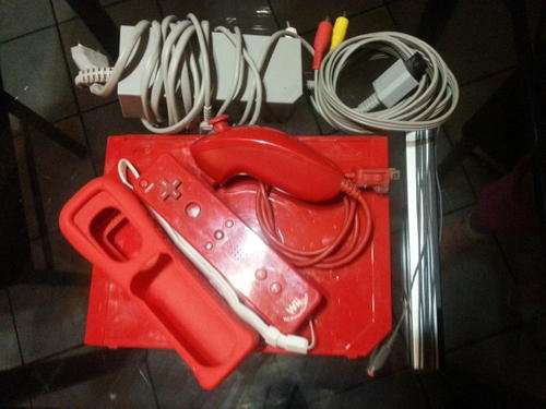 Red Nintendo Wii in good condition R1 Start!!!!!!