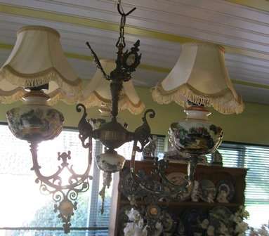 Beautifully Capidomonte 3 Arm Chandalier decorated with Cherubs