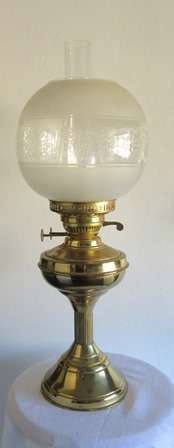 Beautiful Brass Oil / Parrafin Lamp