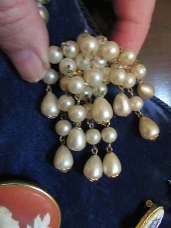 Stunning  Vintage  Pearl Cluster  Brooch