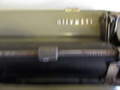 Vintage Olivetti Lexikon 80 Typewriter