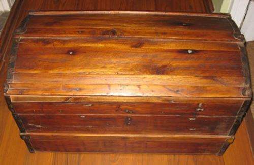 Antique Oregan Kist