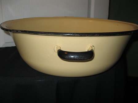 Wow Large  Enamel Basin with Handles