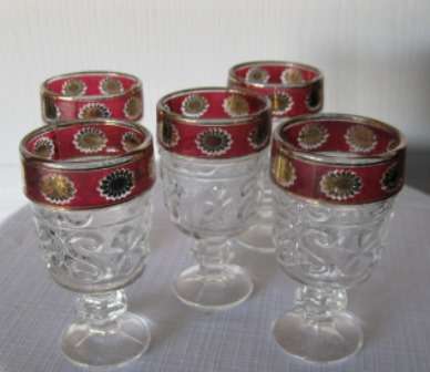 Stunning Pressed Glass Sherry Glasses with Cranberry and Gold Border x 5