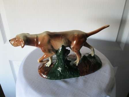 Majolica Style Pointer Dog Figurine