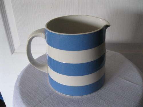 Stunning TG Green Cornishware Large Jug