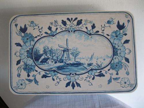 Vintage Dutch Hellema Tin in Blue & White