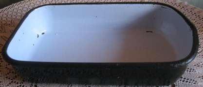 Vintage  Large Heavy Enamel Roasting Pan