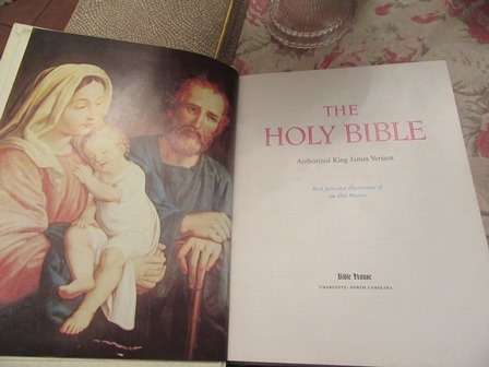 Beautiful Family Holy  Bible with Cover of The Last Supper C1970