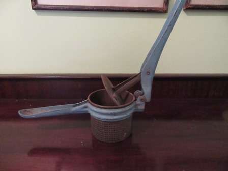 Vintage Potatoe Mincer / Masher
