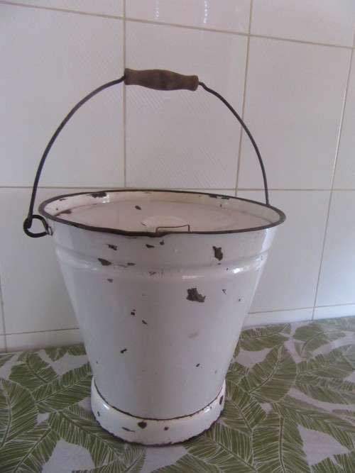 Vintage Enamel Bucket with Lid & Handel