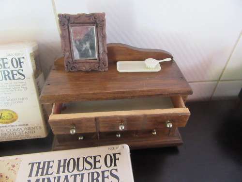 The House Of Minatures Doll Furniture