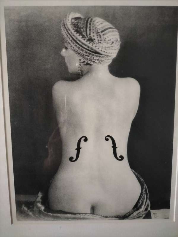 Man Ray  -  Kiki - Fine art print black & White Gallery Framed