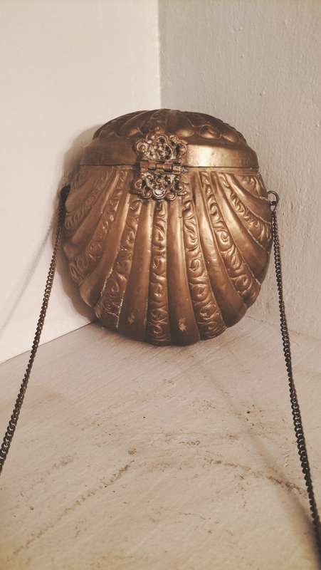Solid Brass Art Nouveau Clam Shell Purse With Strap Velvet Lined