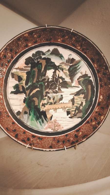 Large Oriental  Decorative Plate