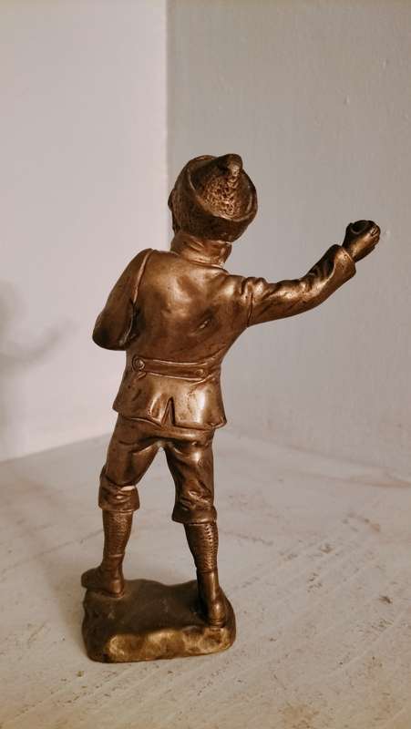 Bronze Gilded Statue of A Boy Throwing Snowballs