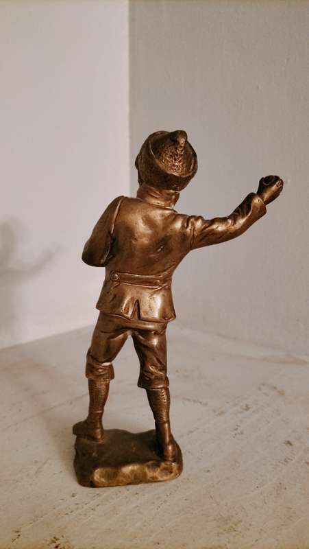 Bronze Gilded Statue of A Boy Throwing Snowballs