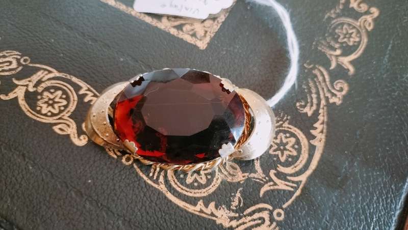 Vintage Faceted Glass Gilt and Metal Brooch Smokey Quartz Colour